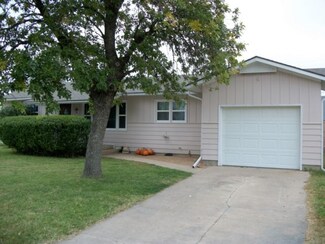 405 S Date St, Hillsboro, KS 67063