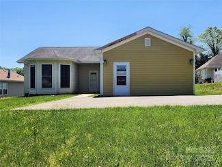 979 W Chapel Rd, Asheville, NC 28803