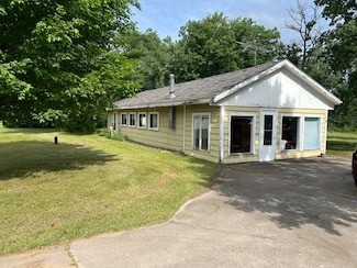 W11762 Rays Ln, Crivitz, WI 54114