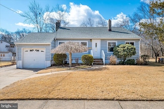 14 Holly St, Somerset, NJ 08873
