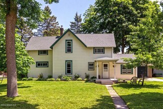 679 W 3rd St, Zumbrota, MN 55992