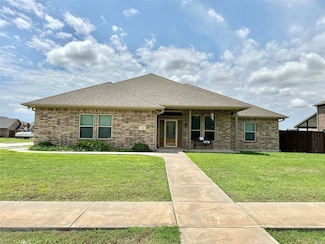 318 E 4th St, Lindsay, TX 76250