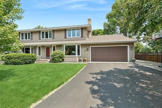 14997 Williamsburg Ct, Eden Prairie, MN 55347