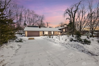 346 Butterfly Dr, Beavercreek, OH 45434