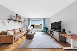 21-85 34th Ave Unit 7C, Astoria, NY 11106