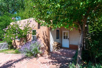 2 Florencio Rd, Santa Fe, NM 87501