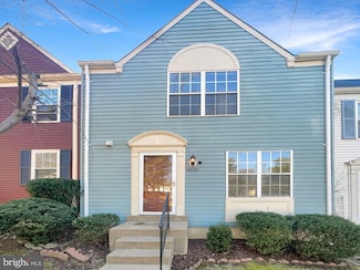 6631 Rockleigh Way, Alexandria, VA 22315
