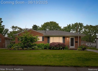 16969 Marguerite St, Beverly Hills, MI 48025