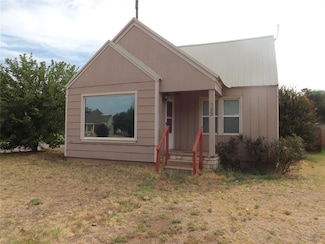 323 N Broadway Ave, Tipton, OK 73570