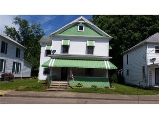 904 Grandview Ave, Matamoras, OH 45767