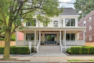 74 Hammond St, Cambridge, MA 02138