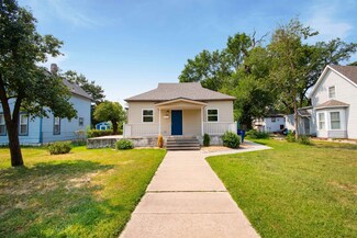 327 E 2nd St, Newton, KS 67114