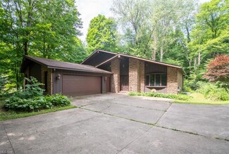 11145 Peck Rd, Mantua, OH 44255
