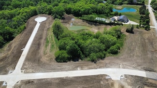 1663 E Autumn Trail Cir, Polk City, IA 50226