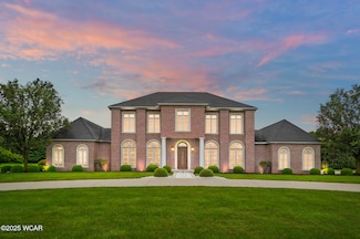 2830 Oak Hill Ct, Lima, OH 45805
