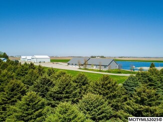 940 250th St, Sheffield, IA 50475