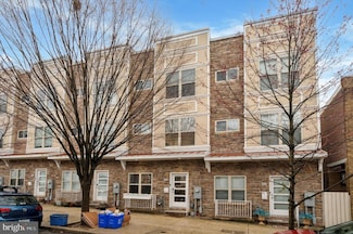 152 Kalos St, Philadelphia, PA 19128