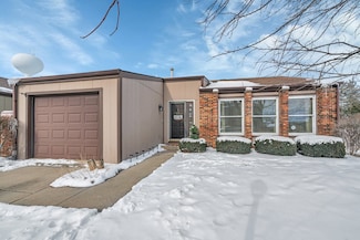 1014 Park Crest Dr, Darien, IL 60561