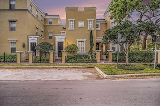 2419 Victoria Gardens Ln, Tampa, FL 33609