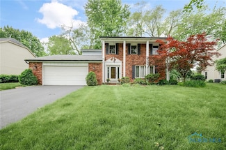 830 Ashbury Dr, Perrysburg, OH 43551