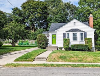 59 Beacon Cir, Cranston, RI 02910