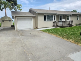 1208 Grant Ave, Norfolk, NE 68701