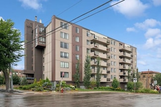 2800 W 44th St Unit 401, Minneapolis, MN 55410
