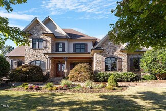 6013 Sarahcreek Ct, Raleigh, NC 27607