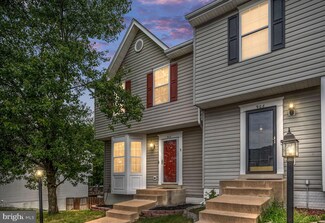 910 Kings Crest Dr, Stafford, VA 22554
