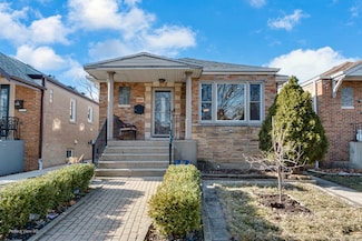 6104 N Kimball Ave, Chicago, IL 60659