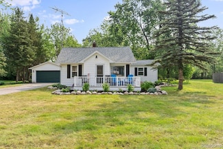 316 N Seymour Rd, Flushing, MI 48433