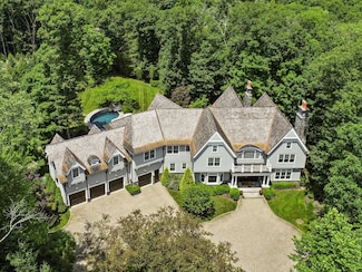 2 Terrace Cir, Armonk, NY 10504