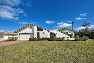 4 Dover Dr, Englewood, FL 34223