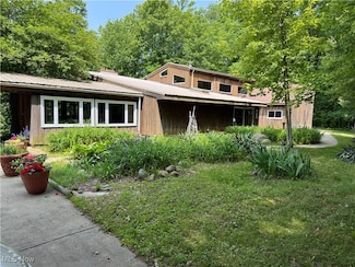 5060 Leffingwell Rd, Canfield, OH 44406