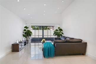21190 Mainsail Cir Unit A11, Miami, FL 33180