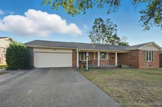 5127 S Columbia Ave, Tulsa, OK 74105