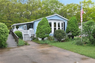 111 Holiday Ct, Wakefield, RI 02879