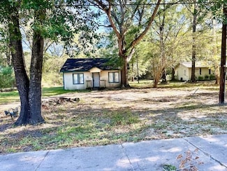 509 S Gibson St, Huntington, TX 75949