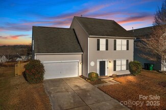 641 Woodington Ln, Charlotte, NC 28214