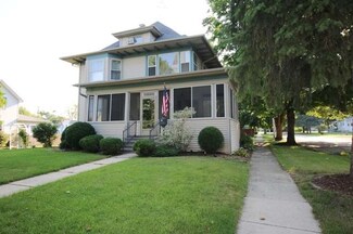 244 S Sycamore St, Genoa, IL 60135