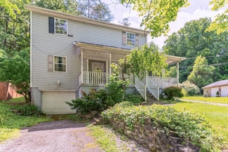 218 Baker Rd, Pea Ridge, WV 25705