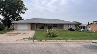 415 W Columbia Ave, Stockton, IL 61085