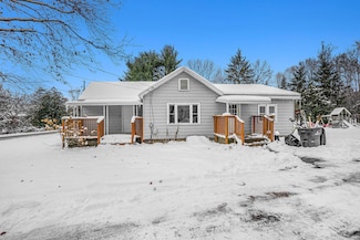 620 Bangor Rd, Lawrence, MI 49064
