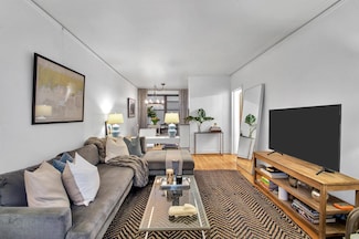222 E 35th St Unit 1E, New York, NY 10016