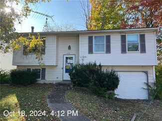 1052 Sunnywood Ln, Ravenna, OH 44266