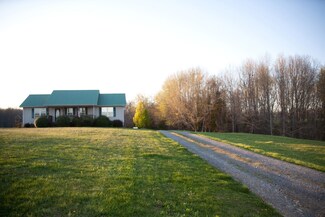 2122 Carthage Rd, Red Boiling Springs, TN 37150