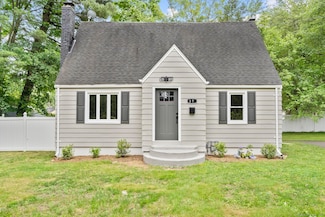 17 Brookdale Ave, Bloomfield, CT 06002
