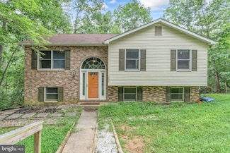 707 Cougar Ct, Lusby, MD 20657