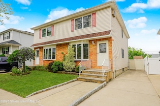 16 Astor Ave, Staten Island, NY 10314