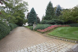 896 Navesink River Rd, Rumson, NJ 07760